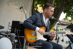 blues-suit-guy-cahors-7350